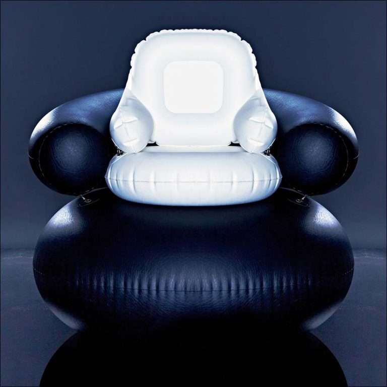 Ensemble de mobilier gonflable original dessiné par Quasar Khanh