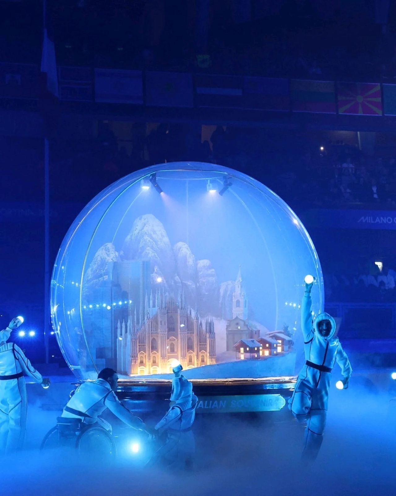 Même Vitribulle de Milano Cortina dans une ambiance lumineuse bleue